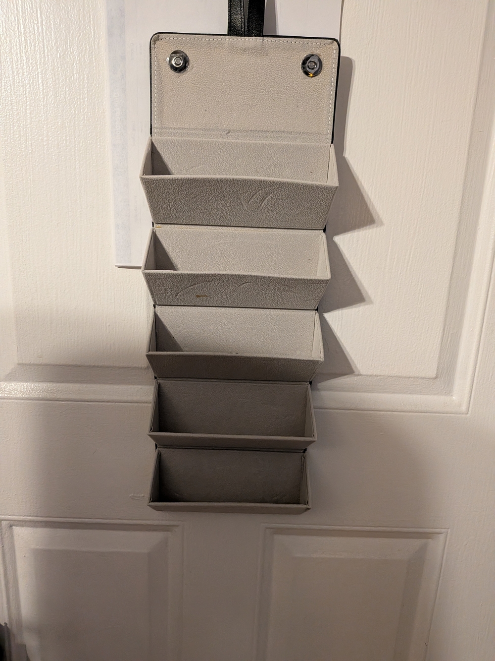 Hanging Fold-Out Sunglasses Organizer in Light Gray